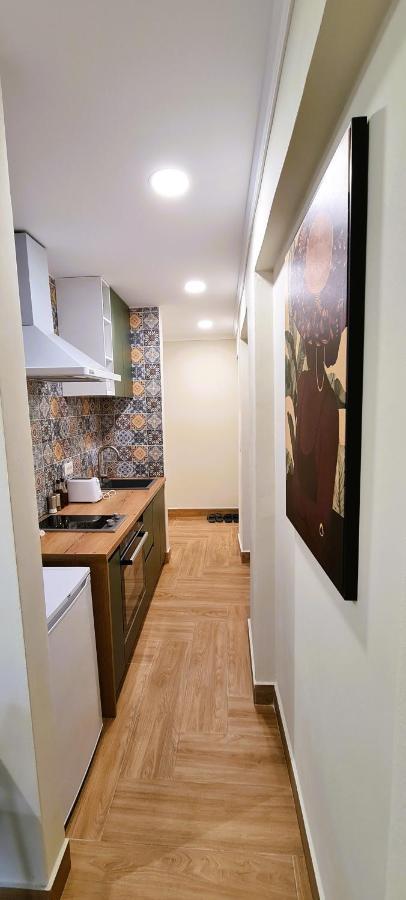 2V1 - Center Apartment 1 Tirana Eksteriør billede